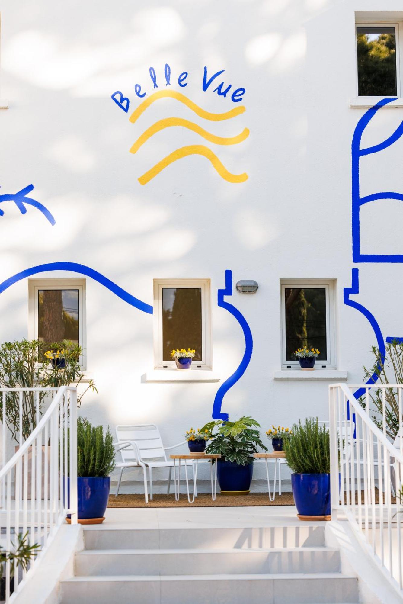 Belle Vue Hotel Cavalaire-sur-Mer Exterior photo