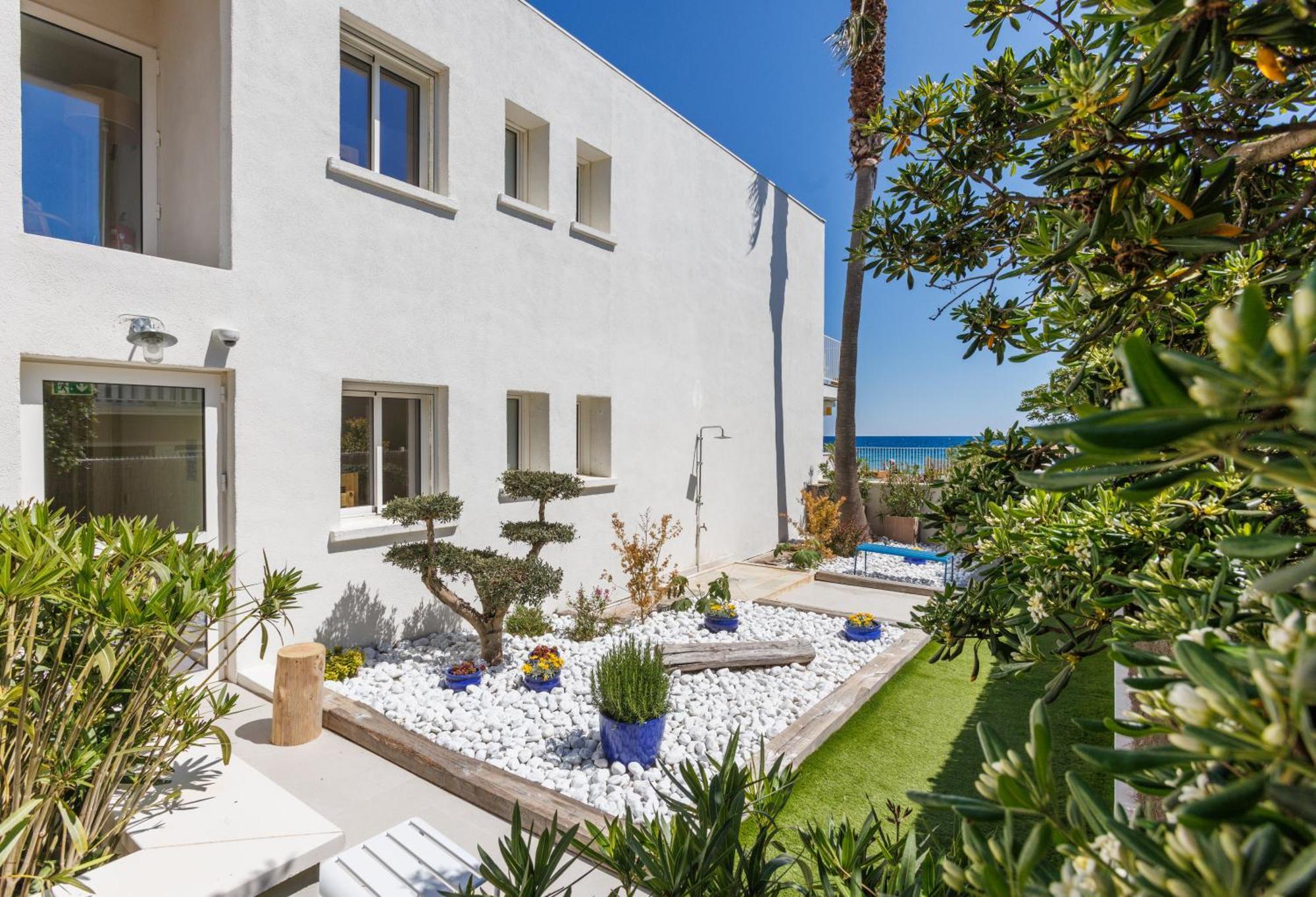 Belle Vue Hotel Cavalaire-sur-Mer Exterior photo